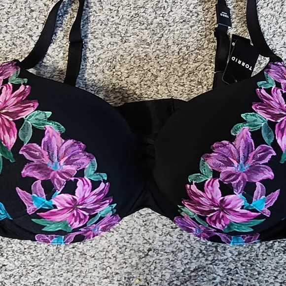 Torrid Black Bra with Purple Floral Embroidery Nova Lace Nwt 42dd - Picture 6 of 8